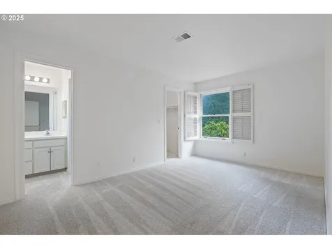10864 SW Creightonwood Place Portland OR 97219