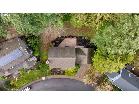 10864 SW Creightonwood Place Portland OR 97219