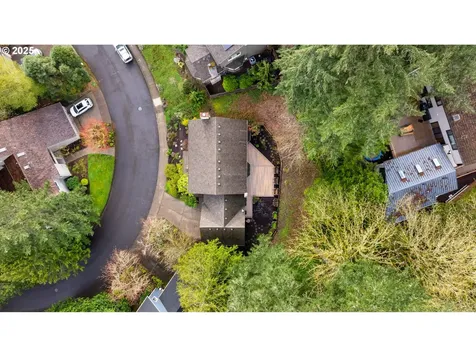 10864 SW Creightonwood Place Portland OR 97219