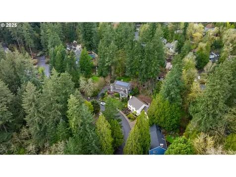 10864 SW Creightonwood Place Portland OR 97219