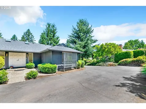 3532 Augusta National Drive Salem OR 97302