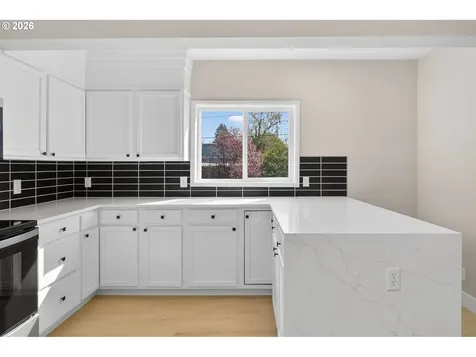 5609 NE 32nd Avenue Portland OR 97211