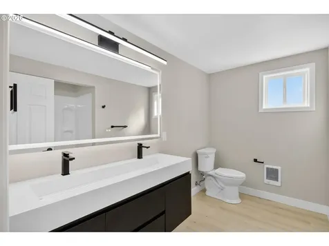 5609 NE 32nd Avenue Portland OR 97211