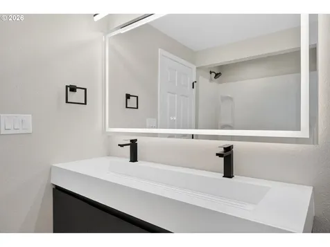 5609 NE 32nd Avenue Portland OR 97211