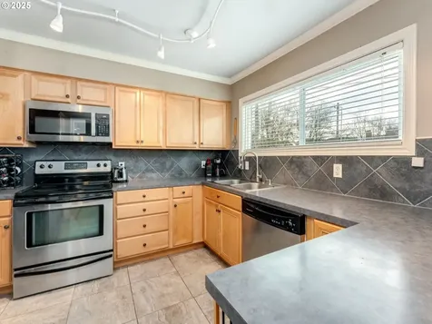 9577 SE Tenino Court Portland OR 97266
