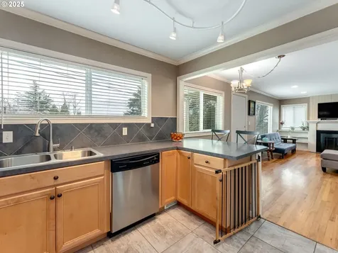 9577 SE Tenino Court Portland OR 97266