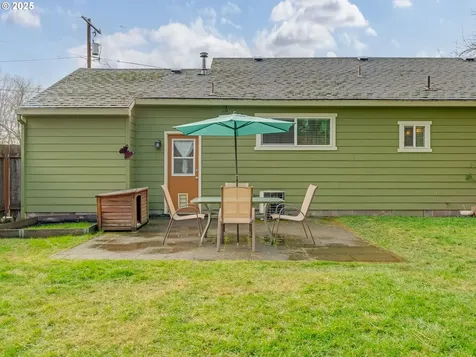 9577 SE Tenino Court Portland OR 97266