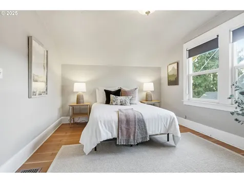 3424 NE Hancock Street Portland OR 97212