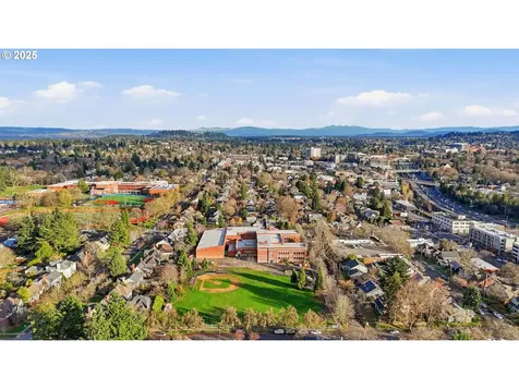 3424 NE Hancock Street Portland OR 97212