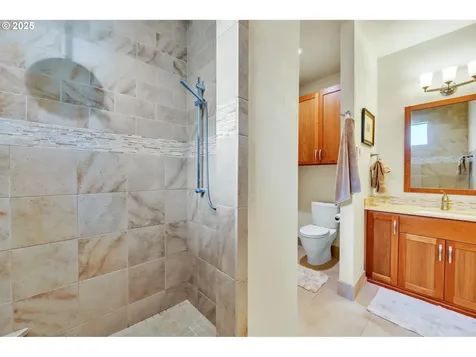 1453 Piper Lane Eugene OR 97401