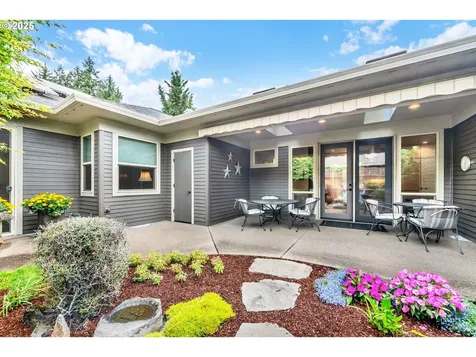 1453 Piper Lane Eugene OR 97401