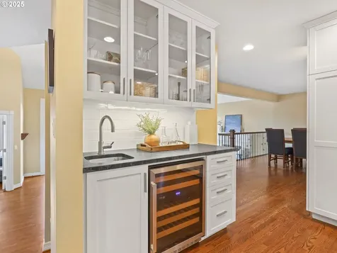 90 SW 68th Avenue Portland OR 97225