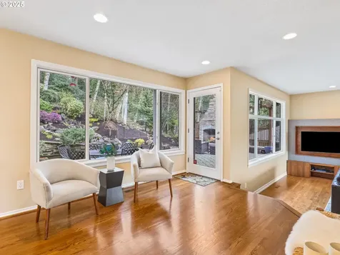 90 SW 68th Avenue Portland OR 97225