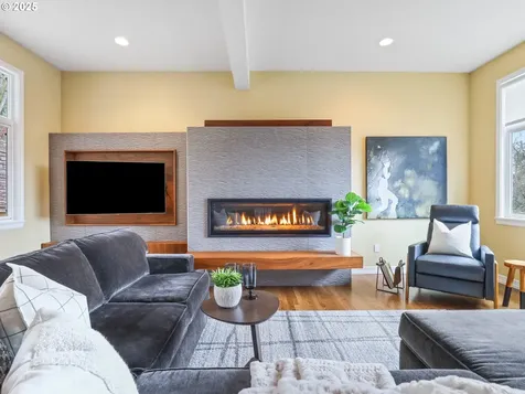 90 SW 68th Avenue Portland OR 97225