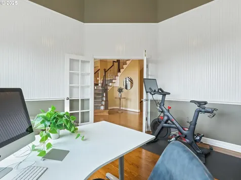 90 SW 68th Avenue Portland OR 97225