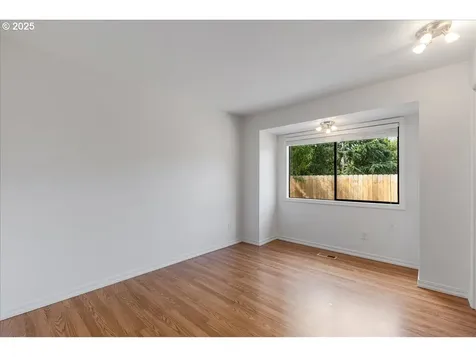 614 E Mountainview Drive Newberg OR 97132
