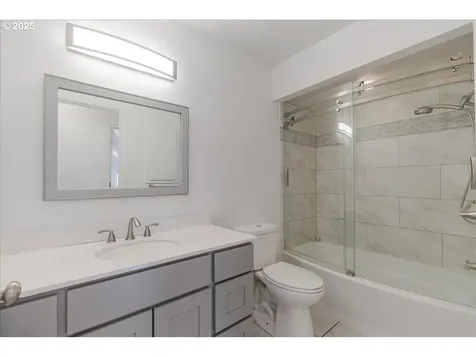 614 E Mountainview Drive Newberg OR 97132