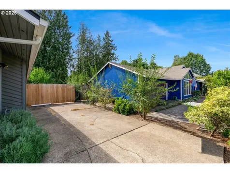 614 E Mountainview Drive Newberg OR 97132
