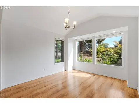 614 E Mountainview Drive Newberg OR 97132