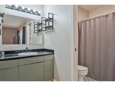 221 Valley Way Woodland WA 98674