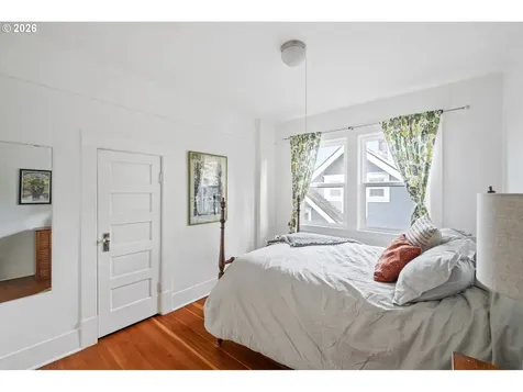 5275 NE 18th Avenue Portland OR 97211