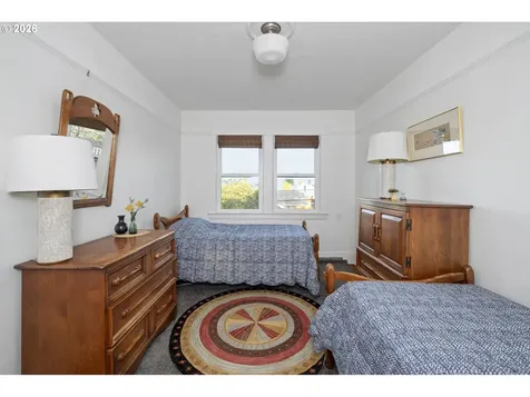 5275 NE 18th Avenue Portland OR 97211