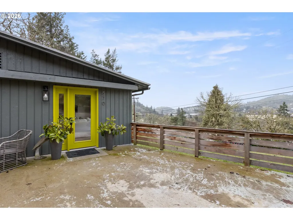 570 SE Leland Street Roseburg OR 97470
