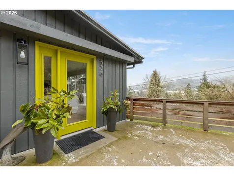 570 SE Leland Street Roseburg OR 97470