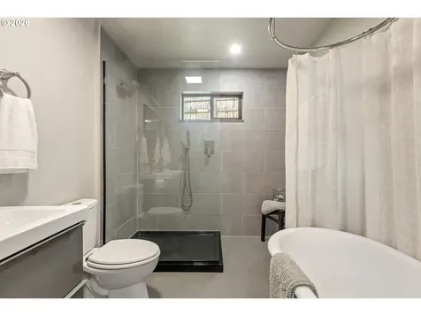 570 SE Leland Street Roseburg OR 97470