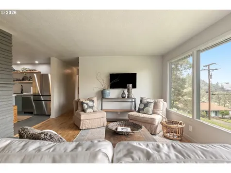 570 SE Leland Street Roseburg OR 97470