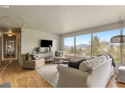 570 SE Leland Street Roseburg OR 97470