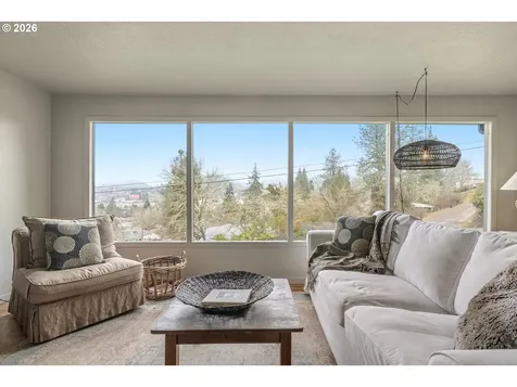 570 SE Leland Street Roseburg OR 97470
