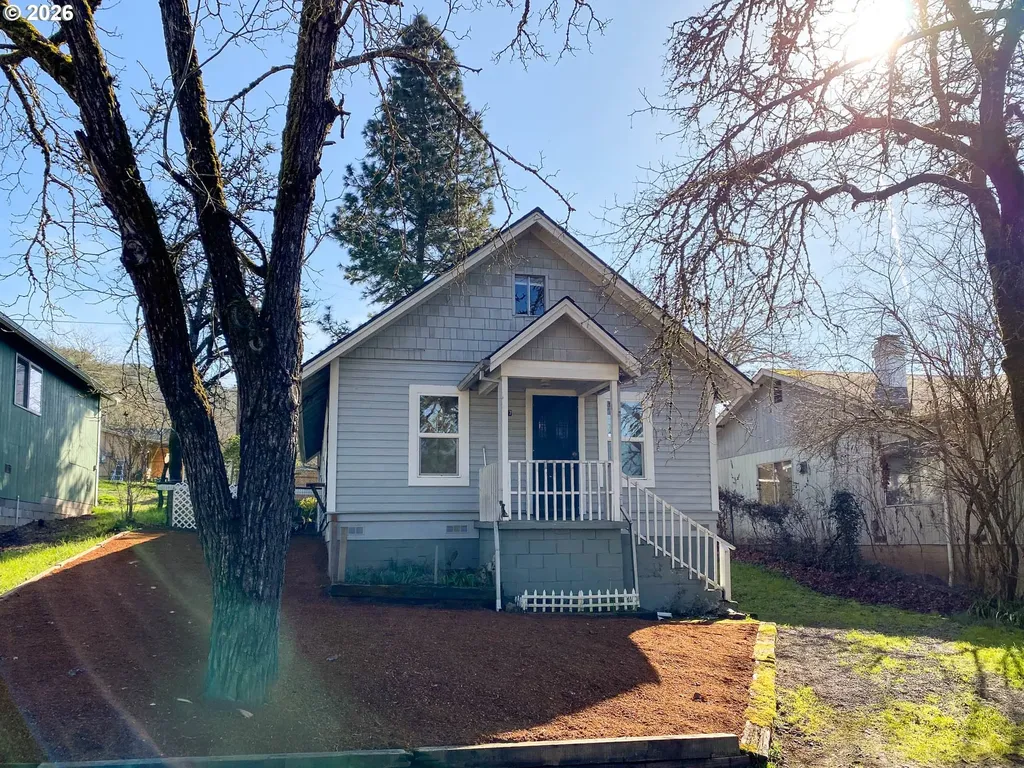1747 SE Kane Street Roseburg OR 97470