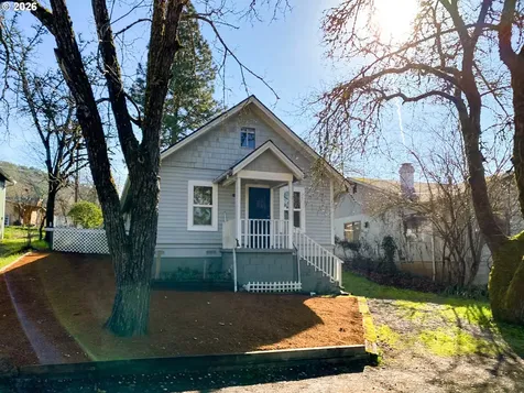 1747 SE Kane Street Roseburg OR 97470
