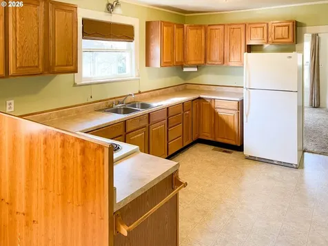 1747 SE Kane Street Roseburg OR 97470
