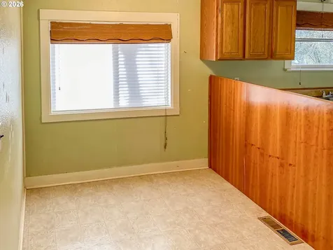 1747 SE Kane Street Roseburg OR 97470