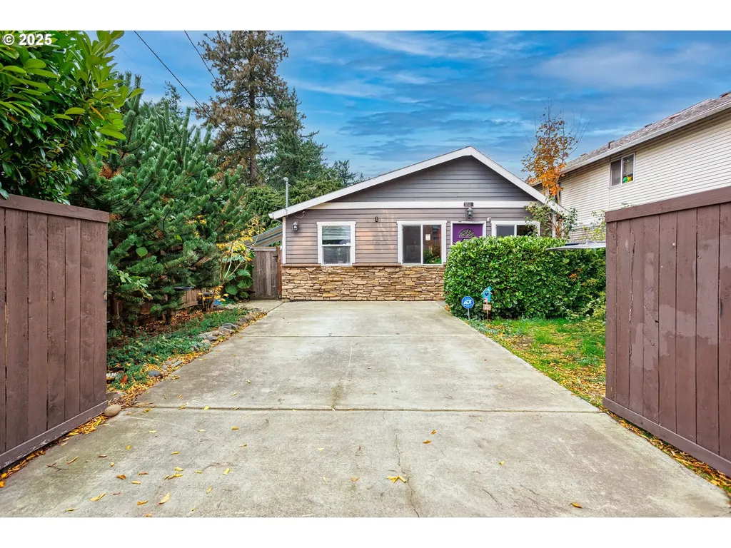 11511 SE Division Street Portland OR 97266