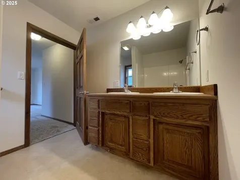3012 Pine Street North Bend OR 97459