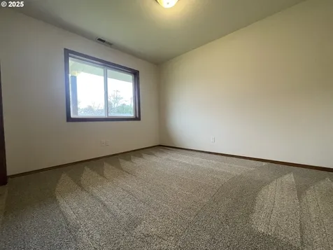 3012 Pine Street North Bend OR 97459