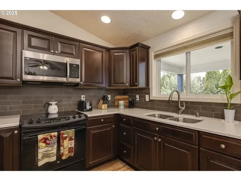 145 NW Fairhaven Lane Dallas OR 97338