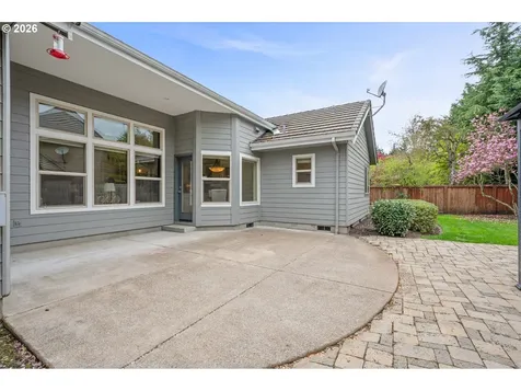 2225 Avengale Drive Eugene OR 97408