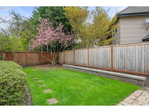 2225 Avengale Drive Eugene OR 97408