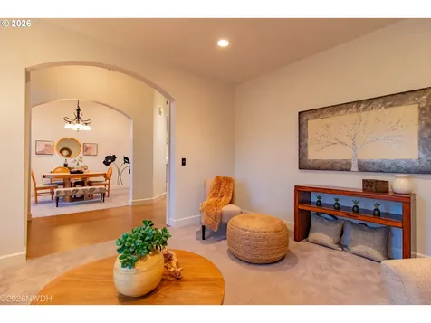 2225 Avengale Drive Eugene OR 97408