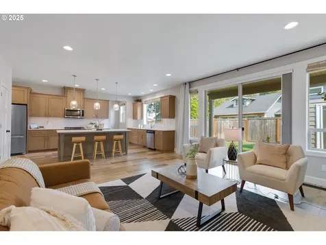 1652 N Sweetgum Street Canby OR 97013