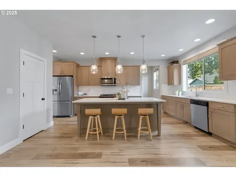 1652 N Sweetgum Street Canby OR 97013