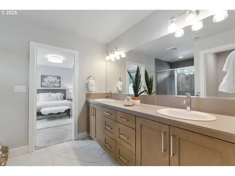 1652 N Sweetgum Street Canby OR 97013