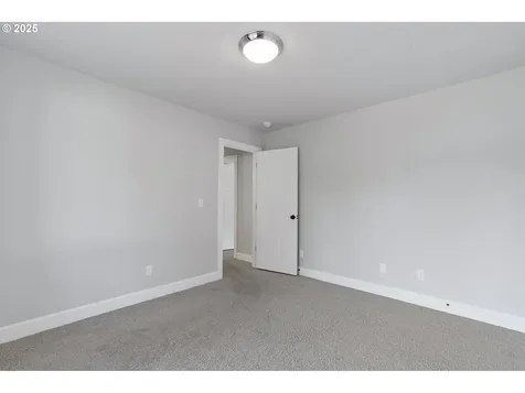 1652 N Sweetgum Street Canby OR 97013