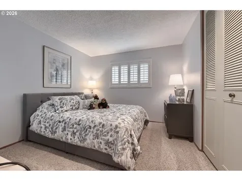 10290 SW Highland Drive Portland OR 97224