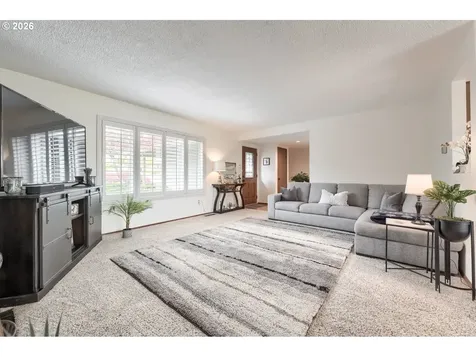 10290 SW Highland Drive Portland OR 97224