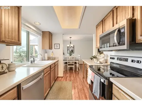 10290 SW Highland Drive Portland OR 97224